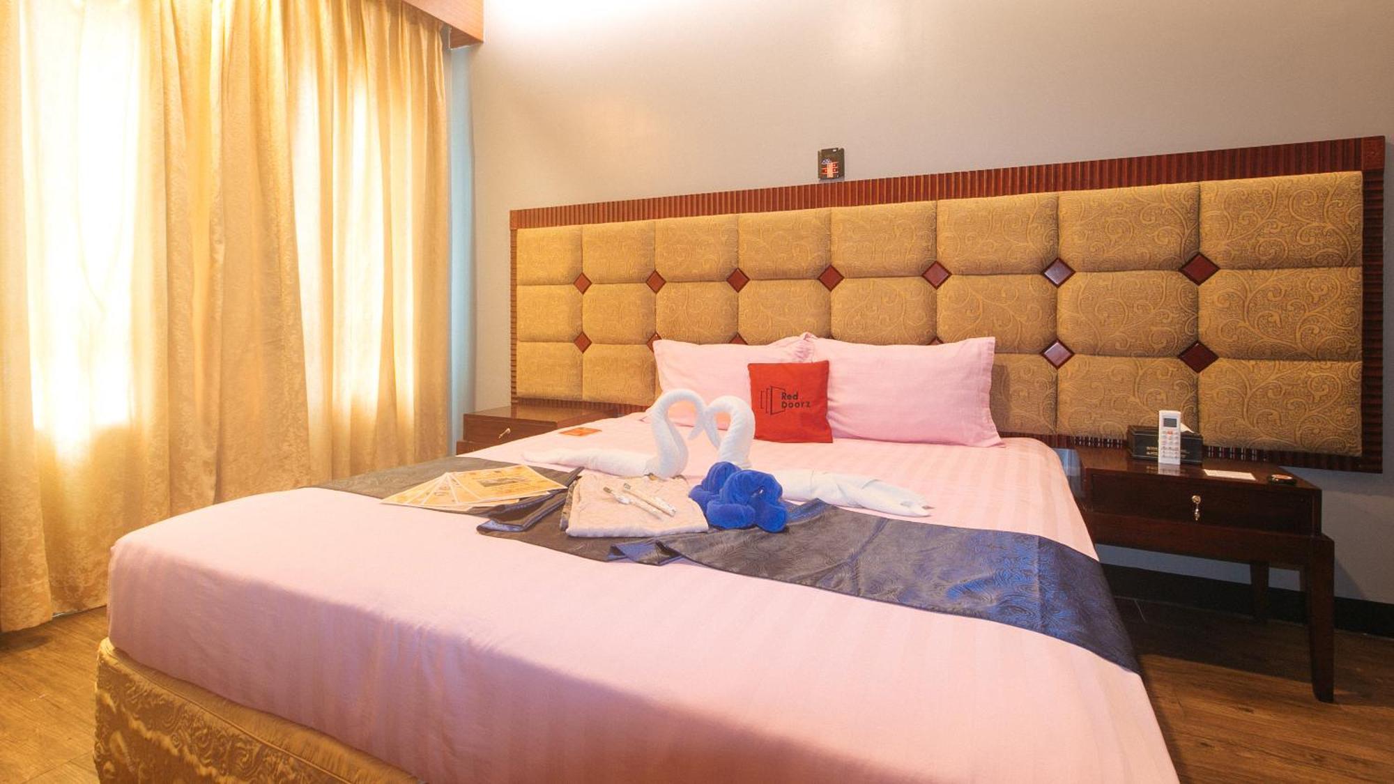 Reddoorz Premium At Jjimjbang Hotel Spa Manila Exterior foto